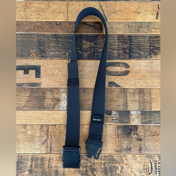 Arcade Men’s Hardware Belt - Picture 1 of 3